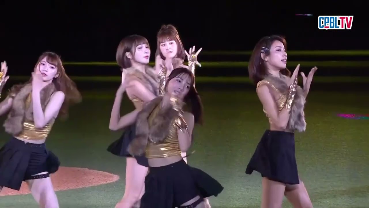 03/29 統一 VS 中信 賽前，中華職棒36周年開幕戰，由中信啦啦隊Passion Sisters帶來震撼的舞蹈，嗨翻大巨蛋