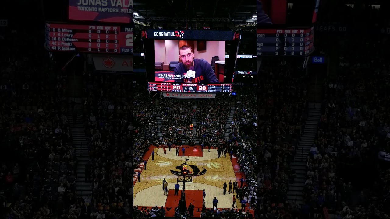 Toronto raptors mascot 1000th game - YouTube