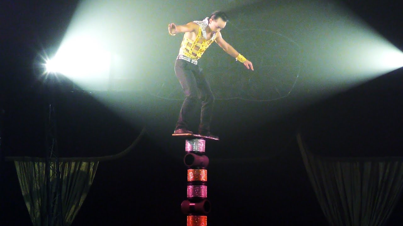 Circus Americano Vargas - Roberto Vargas Jr. - Görgőszám / Rolla Bolla