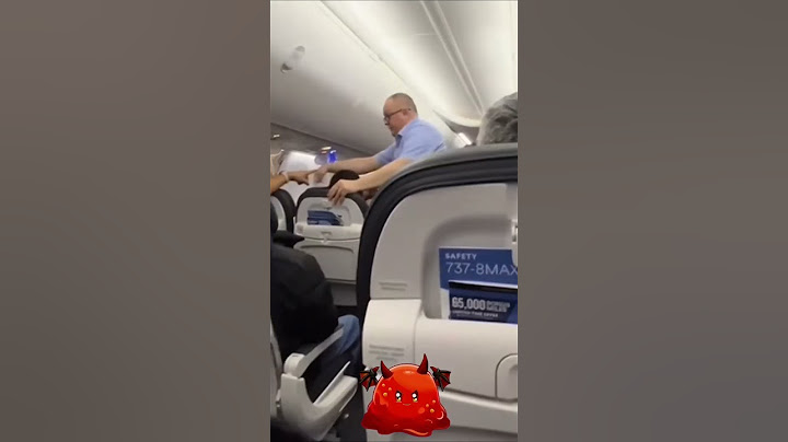 The Terrifying Moment a Plane Door Falls Off Midflight, But Miraculously Everyone Survives!
