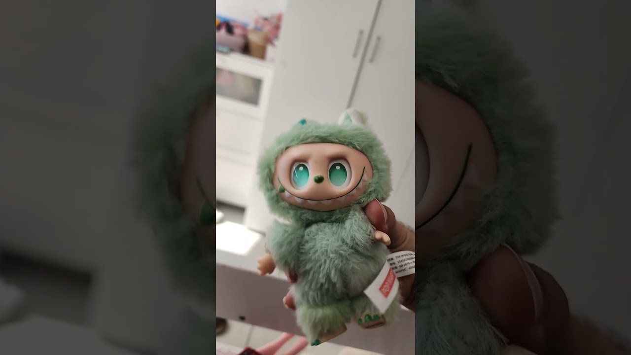 green labubu לבובו ירוק 