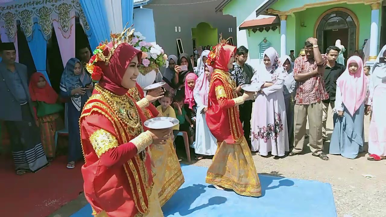 Tari padduppa oleh ( BEST MAN1 BONE )