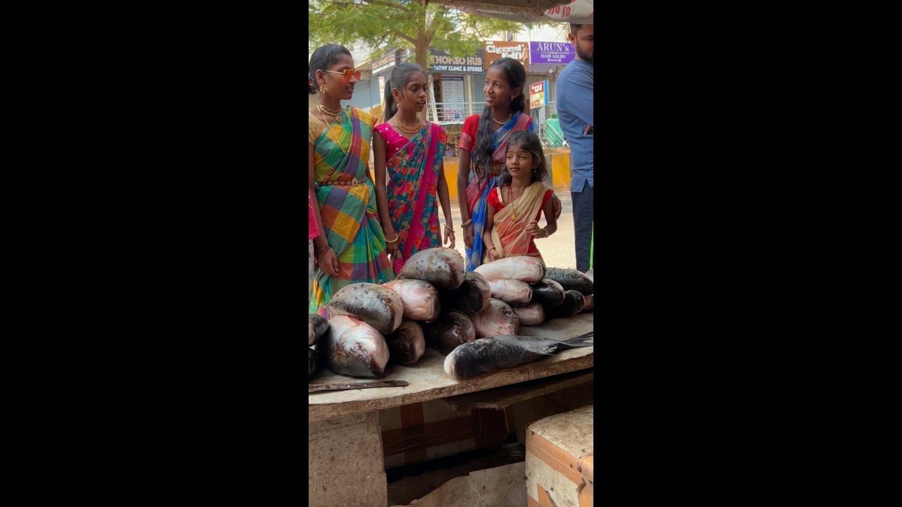 Anaganaga..Okka Kutubham..Aa Kutubham lo pedhadhiku..Suryakantham..Suryakantham chepinde cheyali..