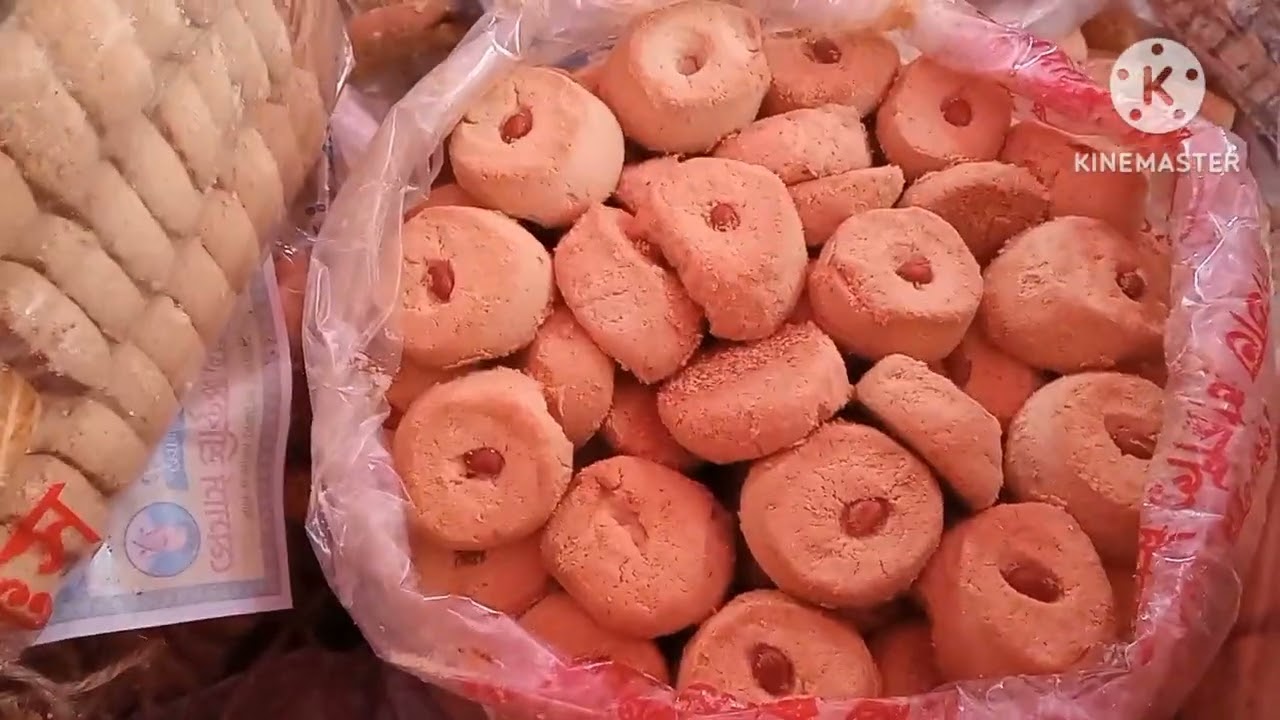 বিস্কুটের খুচরা ও পাইকারী বাজারে চলে আসলাম।