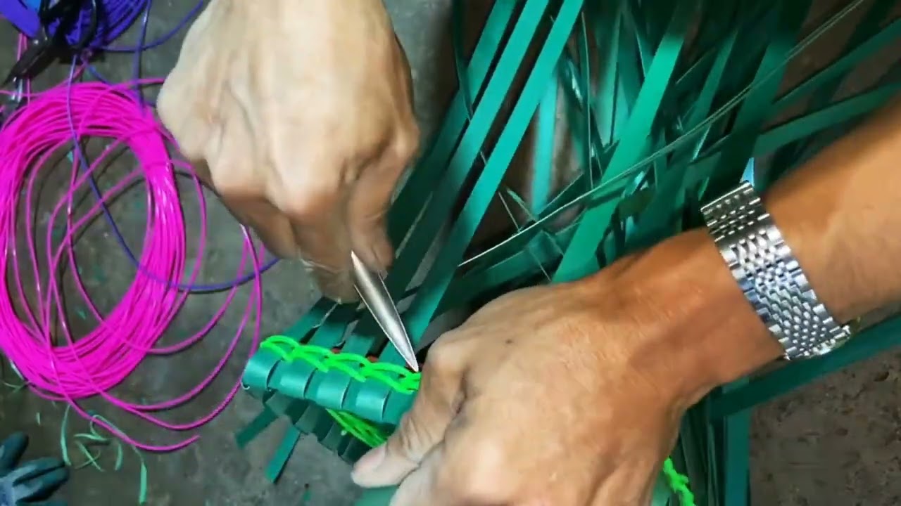 20.藤条编织-背篮(Rattan weave-Back strap basket)