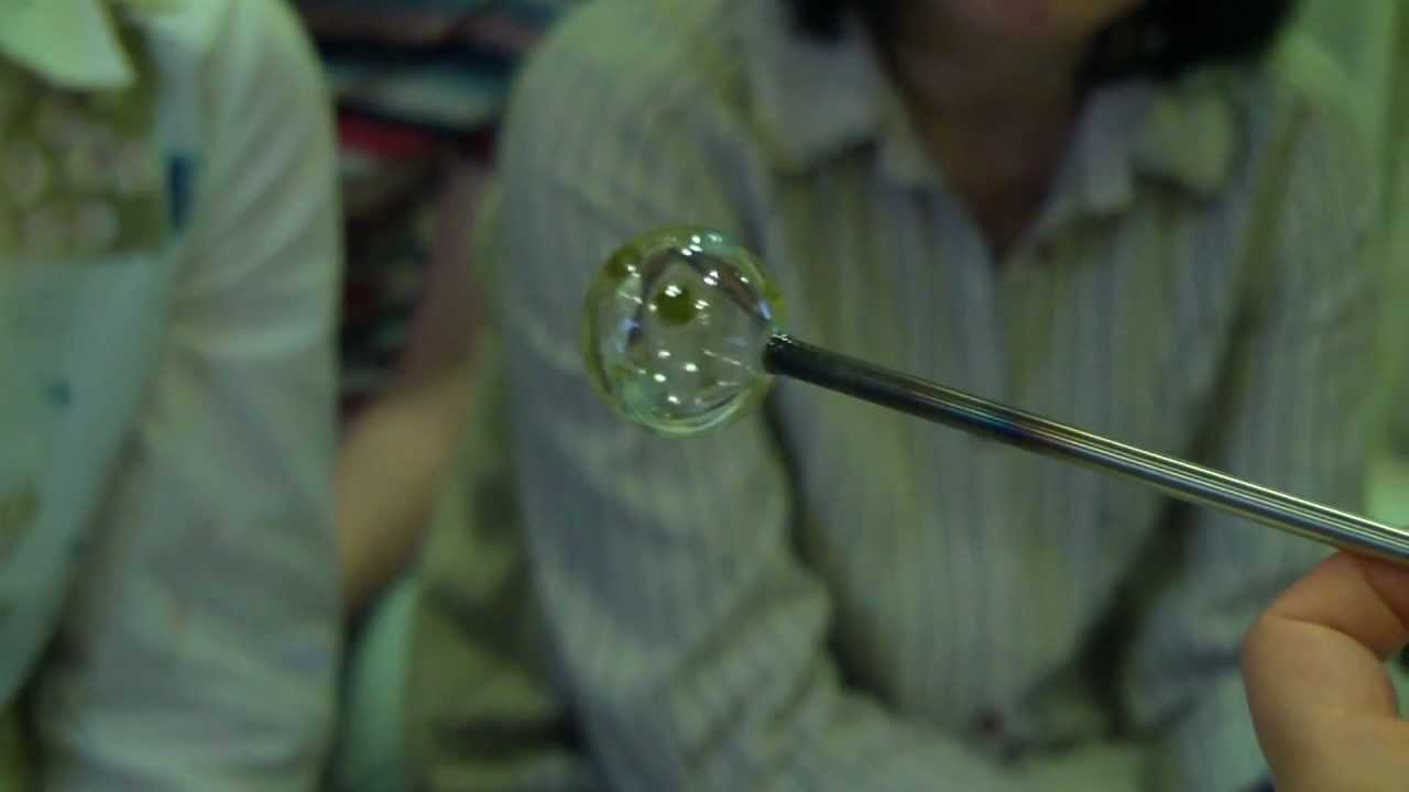 とんぼ玉用バーナーで作る風鈴 - YouTube