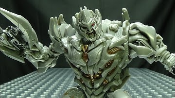 Studio Series Voyager MEGATRON: EmGo