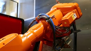 3D Printing Stainless Steel with Giant Robot Arms