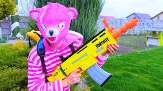 NERF Битва Даня против Розовой Панды из Фортнайт