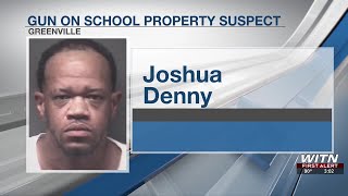 POLICE: Man on run from officers found with guns in Greenville school parking lot