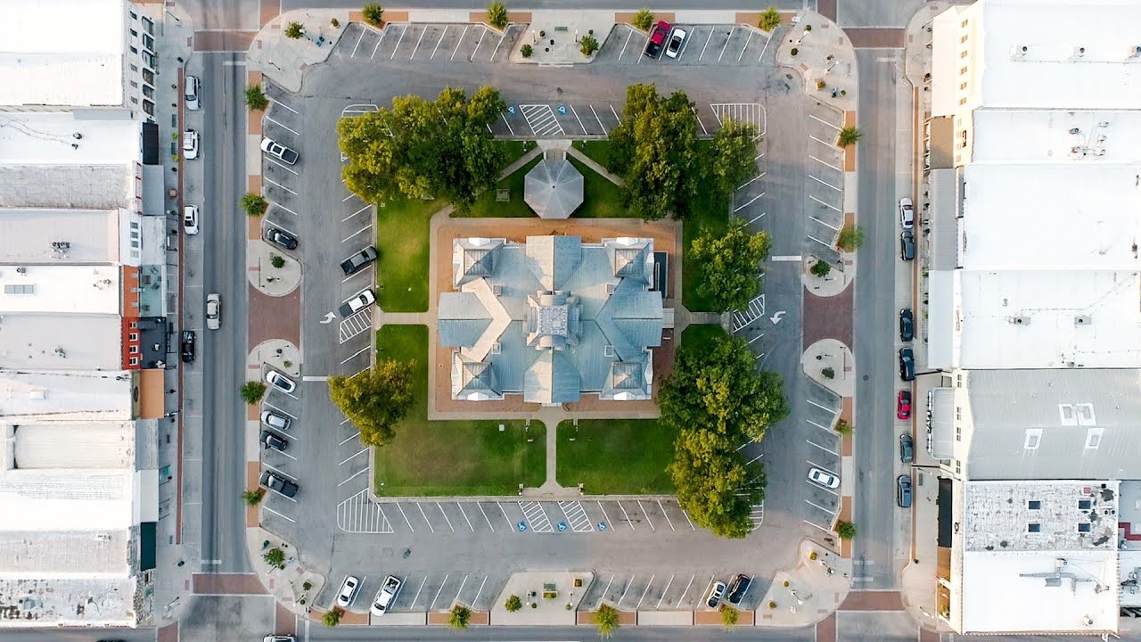 Granbury Texas: Life is Good in Hood