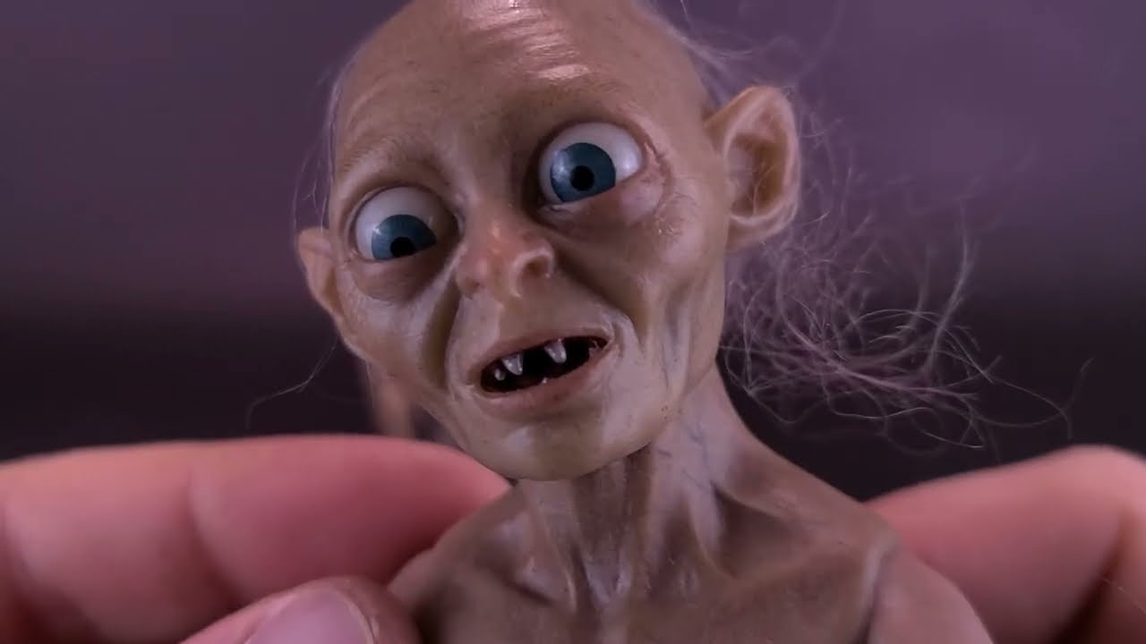 Review and photos of Gollum/Smeagol Lord of the Rings sixth scale