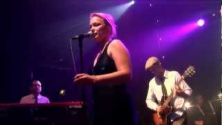 Video thumbnail of "Bonobo - Walk in the Sky (subtitulada en español) - Live at Koko (2008)"