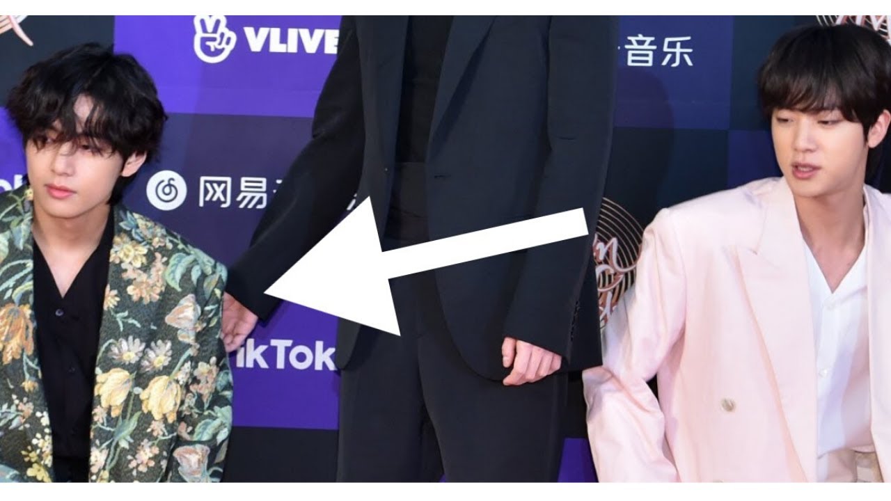 BTS's V Accidentally Fell On His Knees At The Golden Disc Awards