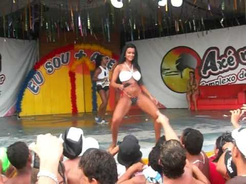 CAPIXABA DANÇANDO FUNK NO AXÉ MOI 2011