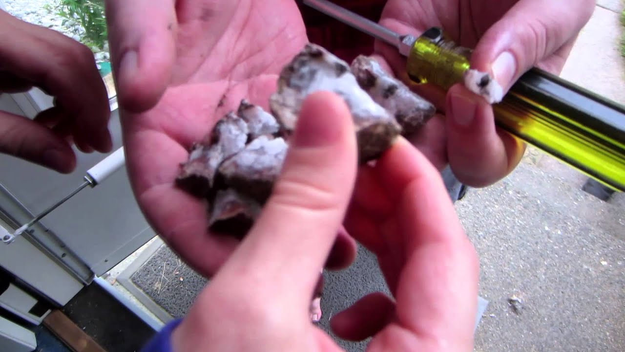 SMASHING BUTT GEODES!!! 06-05-13 Day 369 - YouTube