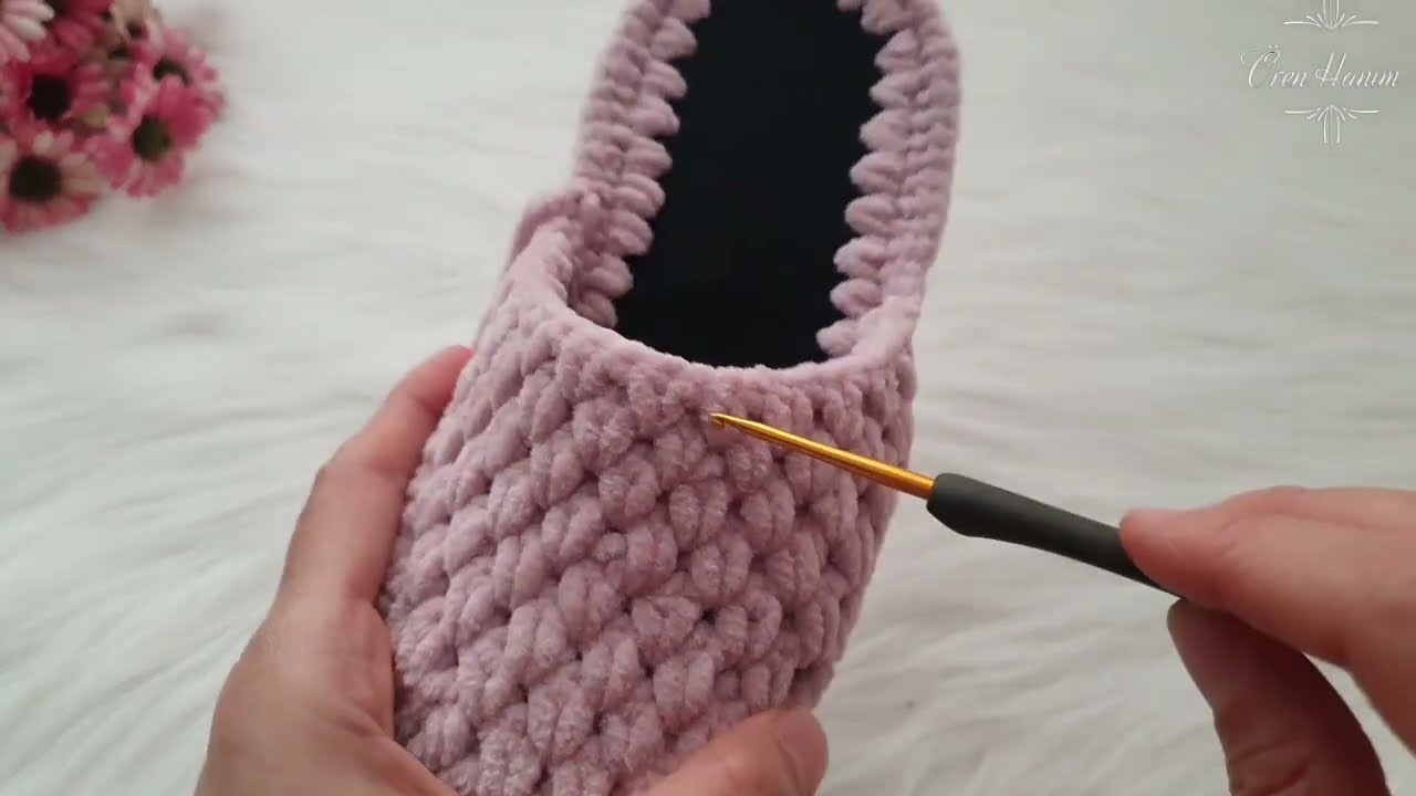 Никто не поверил тому, что я связала за полчаса ✅️ Детские тапочки из бархатной пряжи