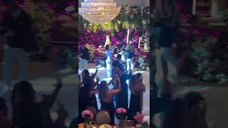 MILY DESCENDO AS ESCADAS #15anos