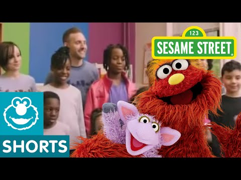 Sesame Street: Murray's Recycled Artwork