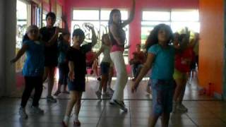 ZUMBA KIDS WAKA WAKA (THIS IS AFRICA) screenshot 4