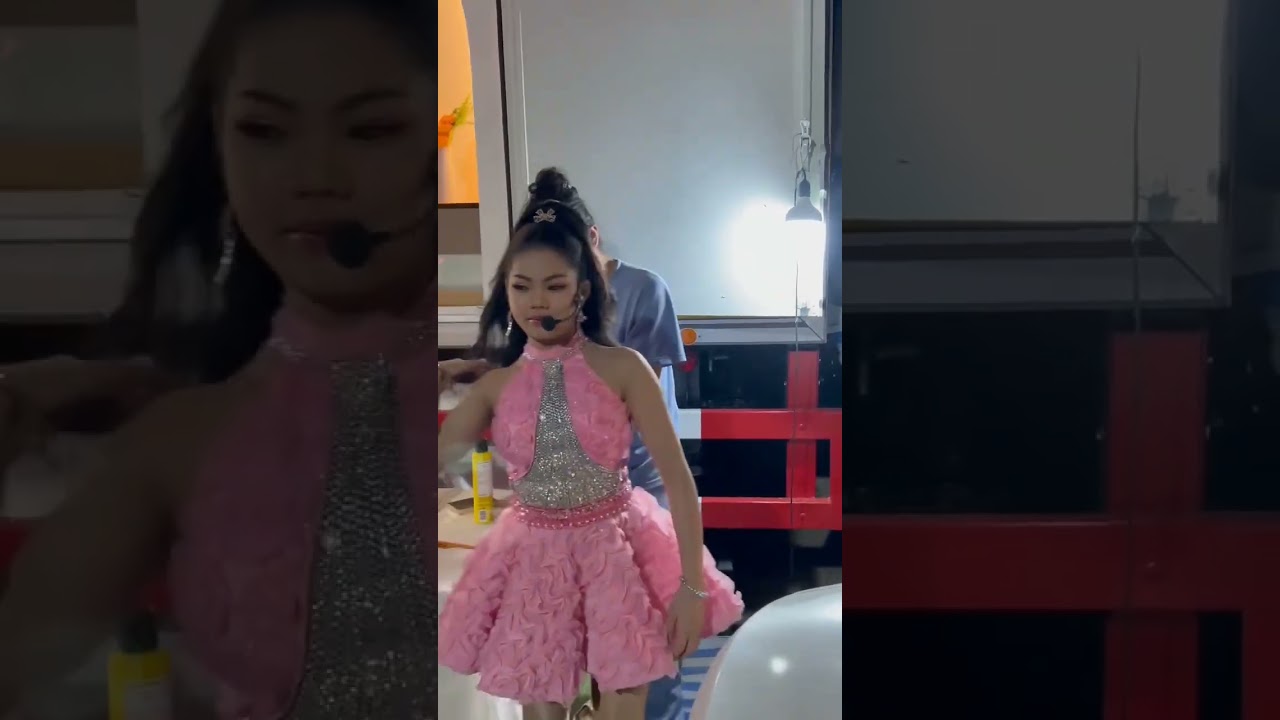 ชมพูหวานมากก💗💗แม่มาร์คดูแลก่อนขึ้นเวทีหาพี่น้องท่าบ่อ จ.หนองคายจ้า😍😍 #อ๊ะอายสกุณาพร