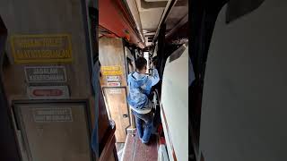 Easy Tricks to Get Off the Top Sleeper #busmania #shorts #alhijrah
