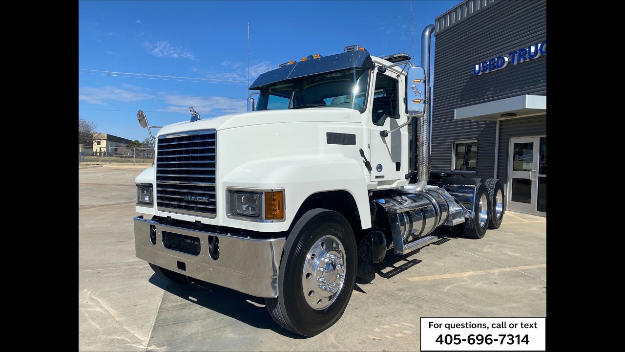FOR SALE: 2019 Mack Pinnacle Day Cab - Only 155k Miles | 505 HP #mack #mackpinnacle #trucking