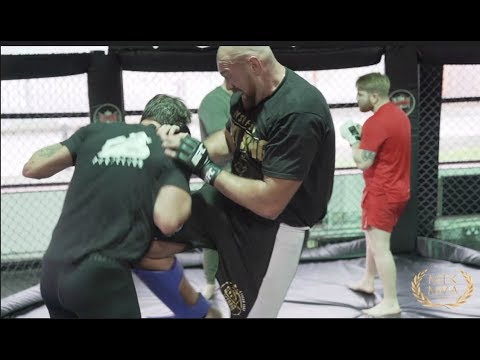 IS THE GYSPY KING ABOUT TO CRASH THE UFC? - TYSON FURY & DARREN TILL MMA TRAINING FOOTAGE (FULL)