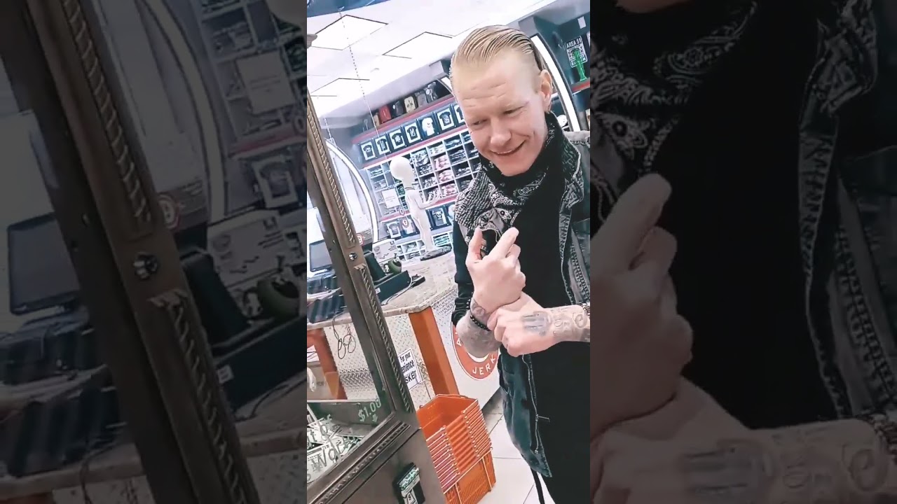 Zoltar Machine Donald Trump tells my fortune Pt.1. 