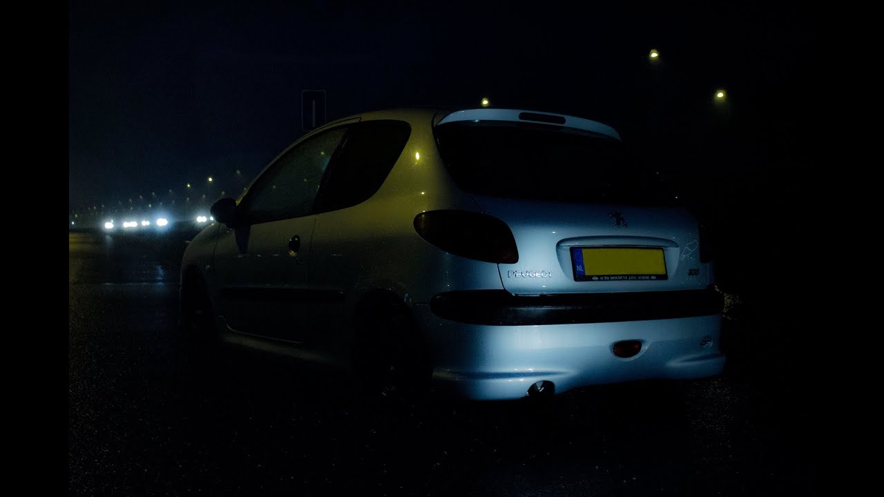 Peugeot 206 1.4 8v fly by.