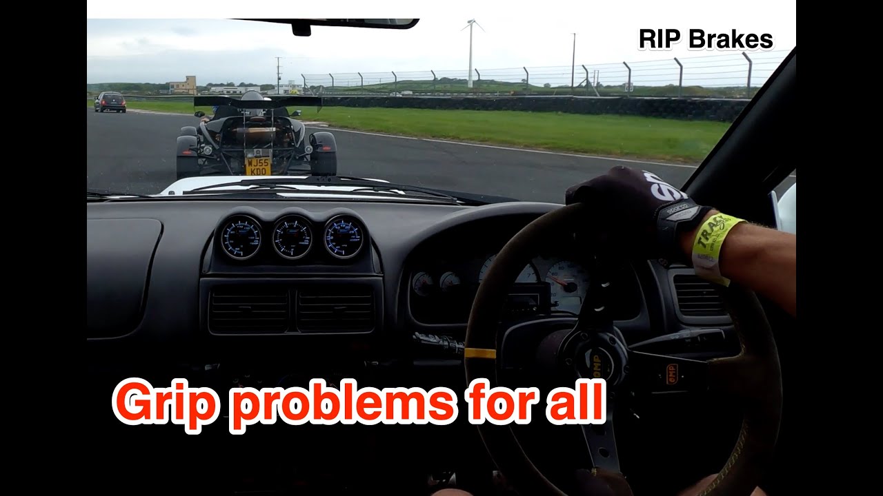 Subaru Impreza STI GC8 - Kirkistown Trackskills first session - Brakes RIP!!!