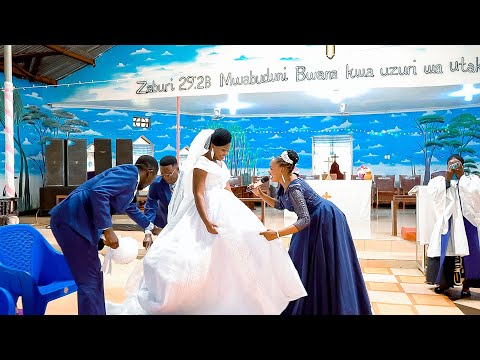 TUKIO LILILOSHITUA WATU SIKU YA NDOA WIMBO WA NDOA ULIOVUNJA REKODI DUNIANI SIKU YA NDOA YA DEKAS