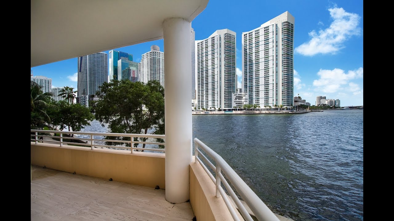 Virtual Tour Video by iUSEphotography.com - 888 Brickell Key Drive, Unit 202, Miami, FL, 33131