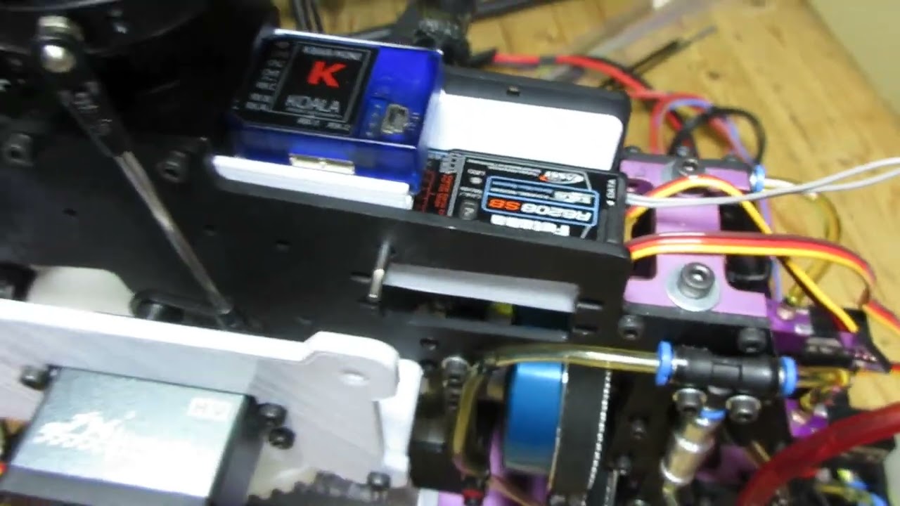 VARIO EC135 受信機・ジャイロベース作成