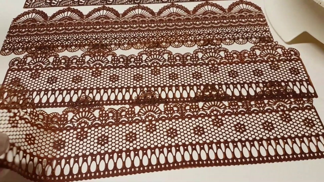 Com apenas 4 ingredientes faço essas rendas de chocolate para decoração de bolos