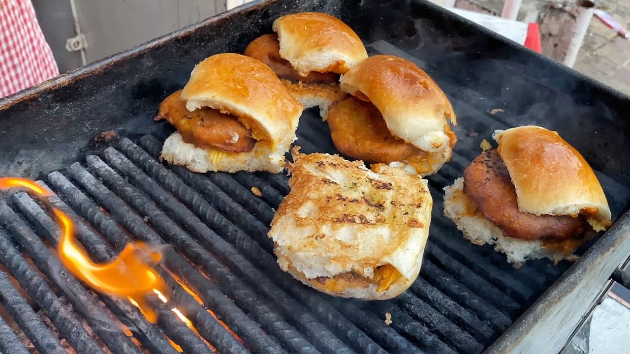 India’s First Tandoori BBQ Vadapav | Smoky Chrunchy Vadapav |  Indian Street Food