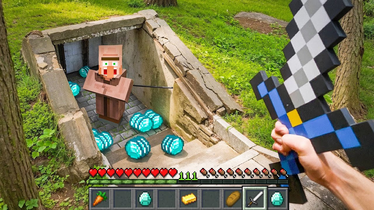 Minecraft in Real Life POV - SECRET VILLAGER BASE  in Realistic Minecraft 創世神第一人稱真人版