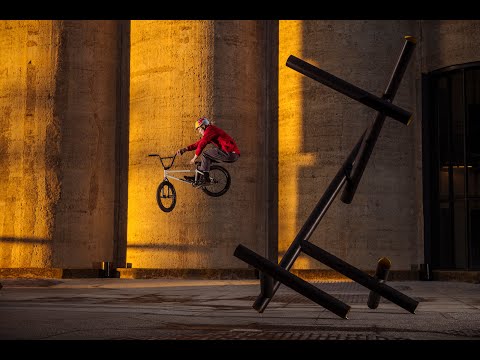 South African rider combines with photographer Reiche in Cape Town.