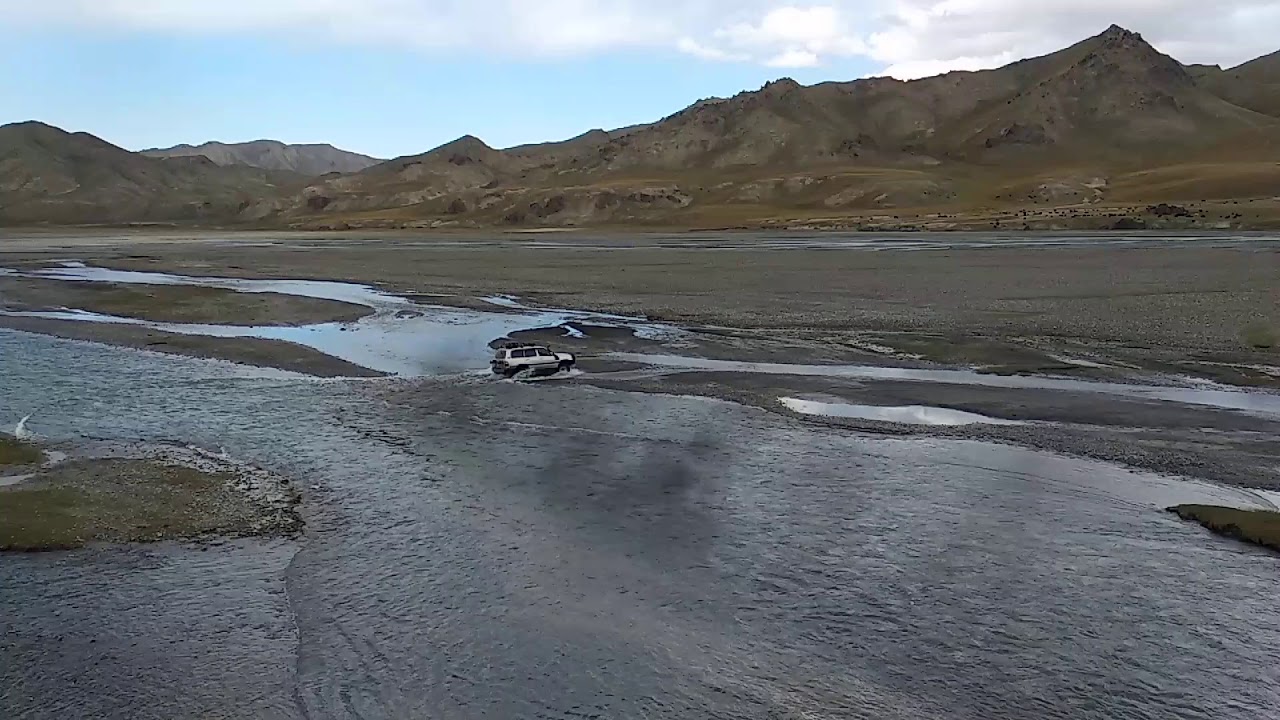 проезд вброд реки Кок-кыя к озеру Кель-суу