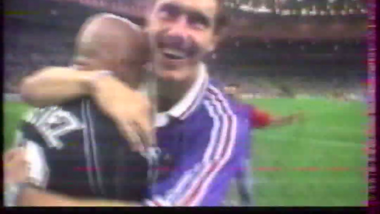 Les yeux dans les bleus final - YouTube