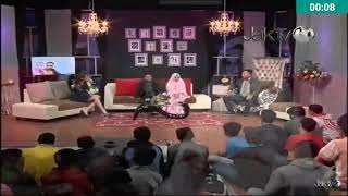 Taqy Malik Al - Fatihah meniru style bacaan Syeikh Abdurrahman As Sudais dengan Irama rost