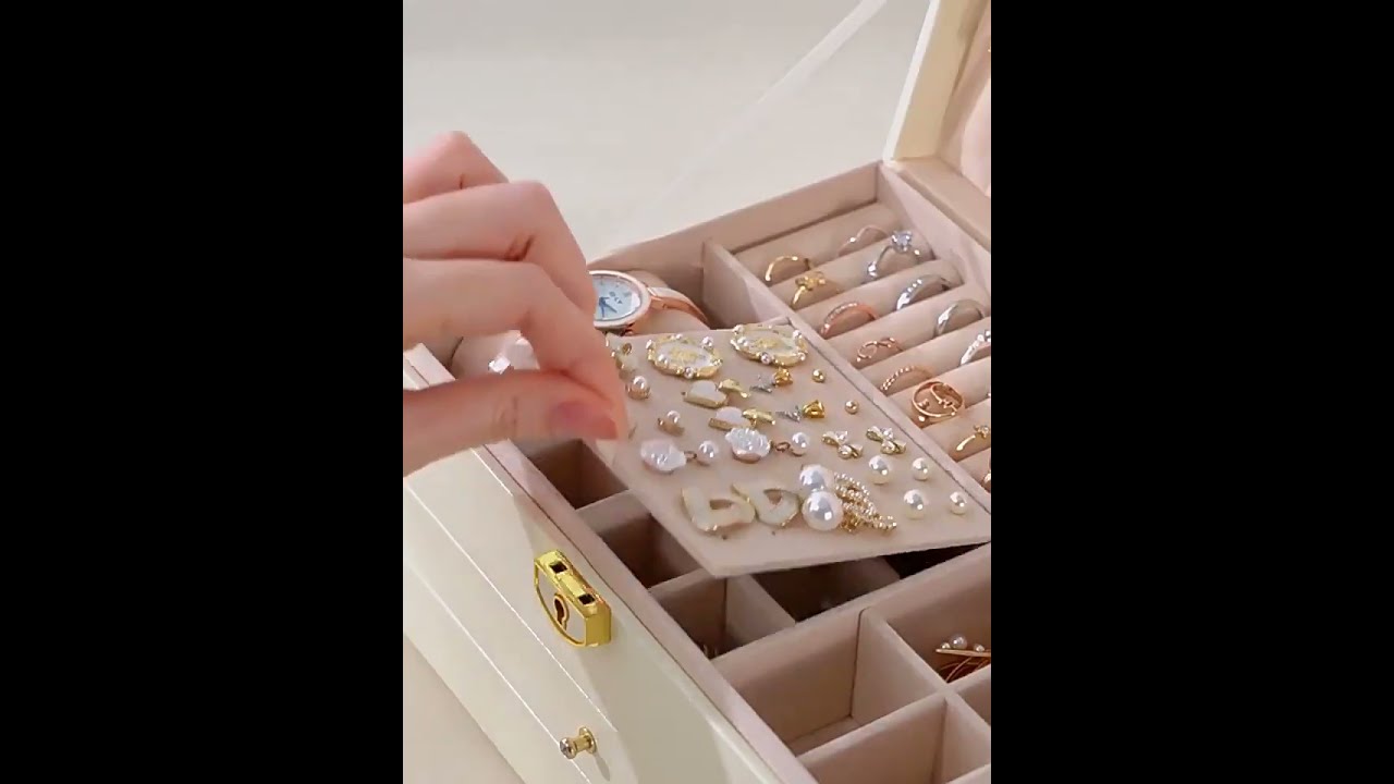 Купить Шкатулка для украшений Treasure с отделениями и замком 23