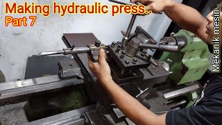 Lathe techniques for beginners!! How to make a keyway and drill the side with a lathe