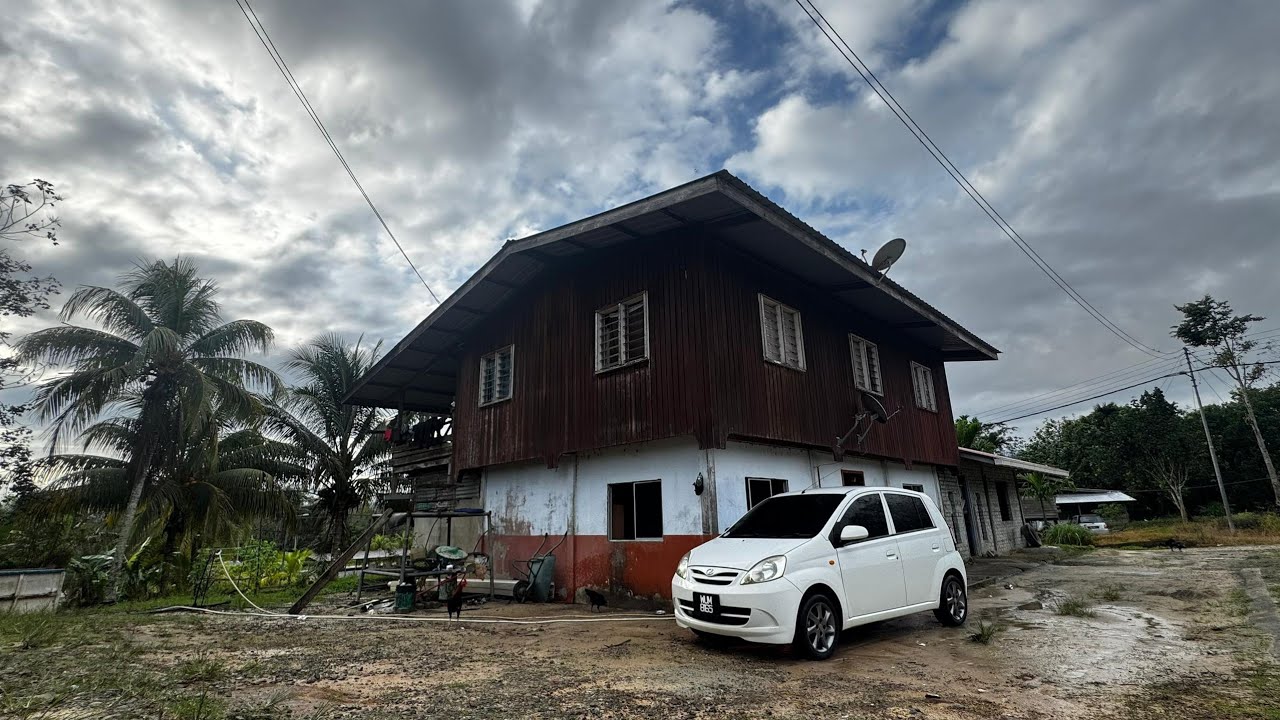 Breakfast Di Pasar Kota  Marudu//Bulih Ikan Semah Ipah Tuan Ronny