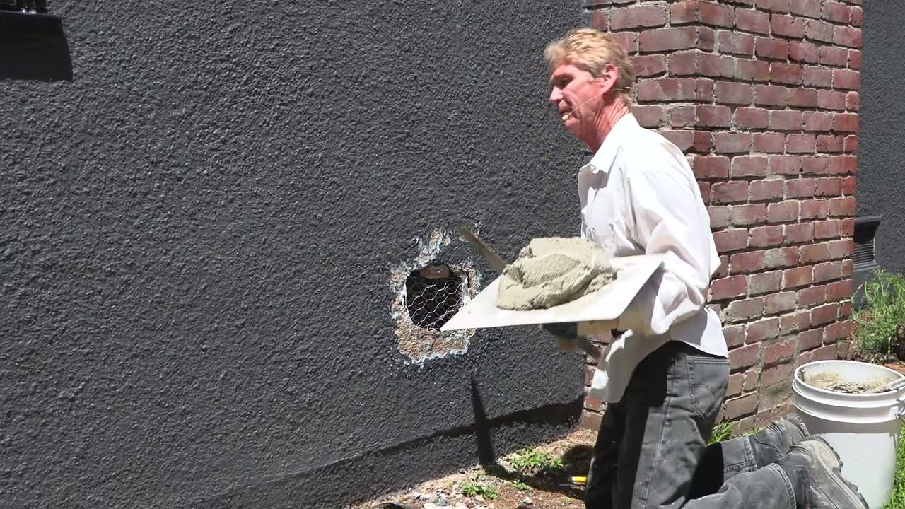 Маляры, отремонтируйте некрасивую штукатурку перед покраской.