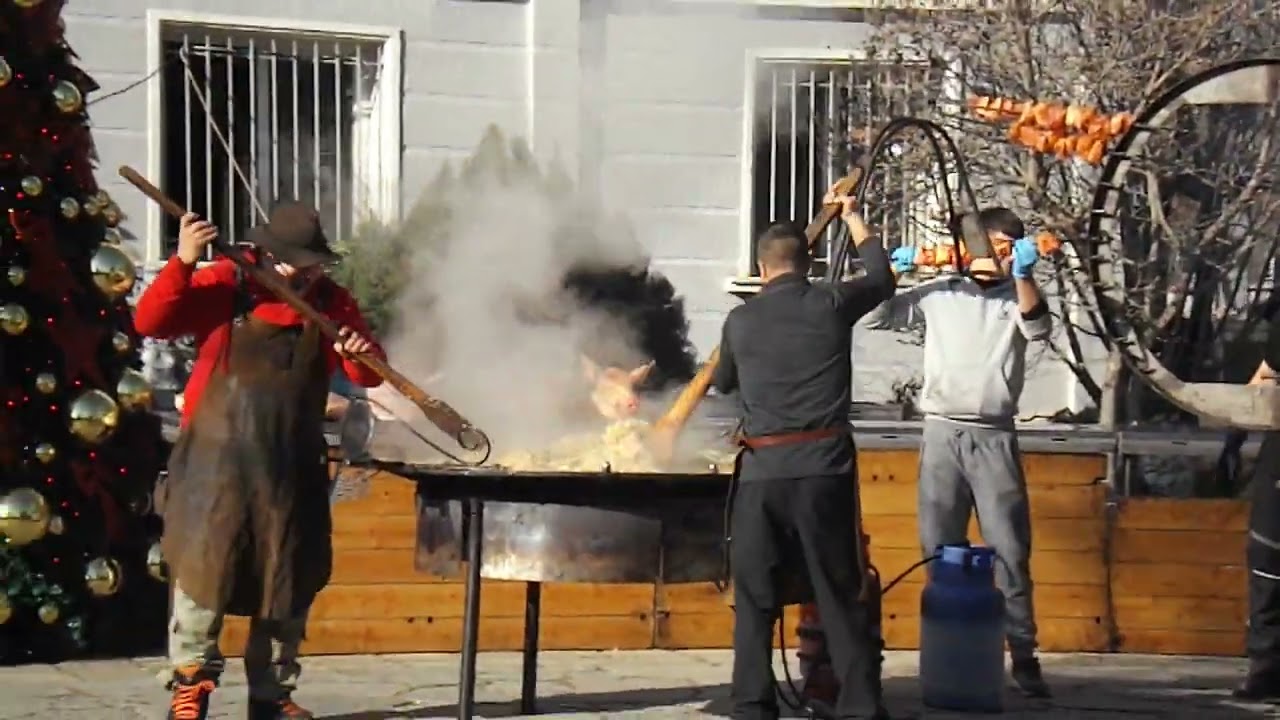 моменти от най-вкусния и най-шумния празник на годината 20.12.2025 на площада в село Климент