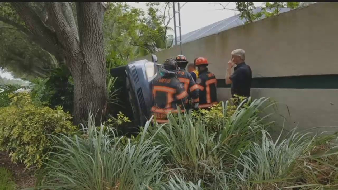 Man extricated from car after rollover crash in Fort Myers - YouTube