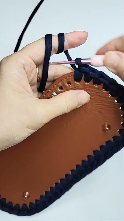 Crochet Bag Base. #crochettutorial #crochetaddict #crochetpattern #amigurumicrochet #crochetbag