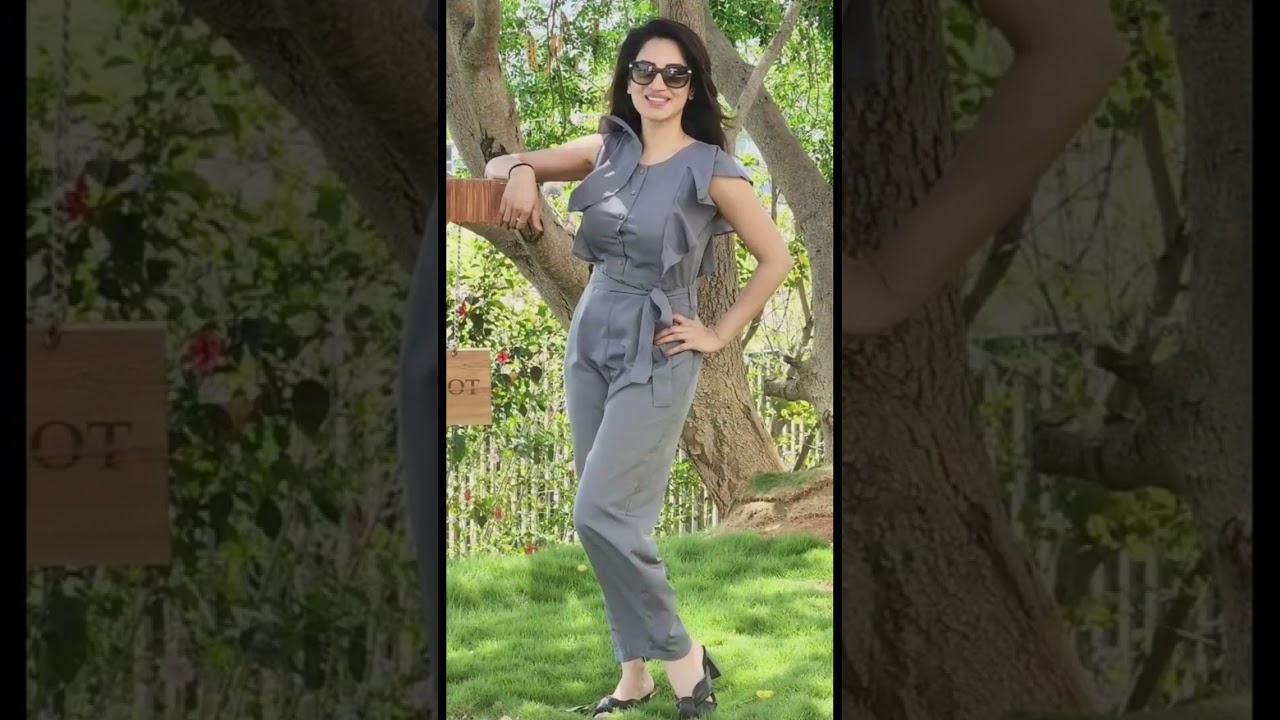 helo helo 🤙Smita Gondkar in Grey outfit 