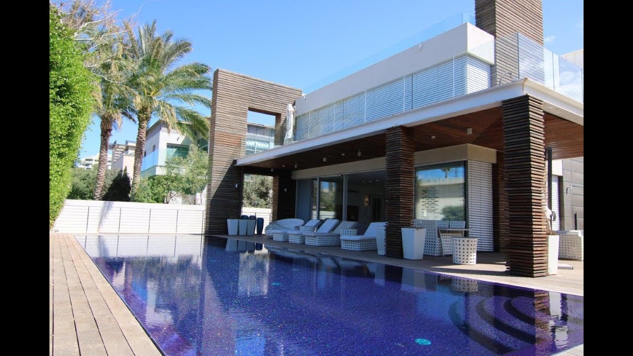 Luxury homes for sale in Israel וילה למכירה בהרצליה פיתוח קו ראשון לים